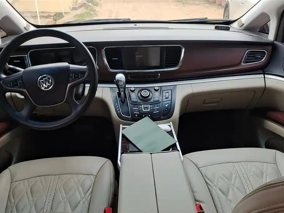 Buick GL8 2015 2.4L Luxury Business Exclusive Edition фото 12
