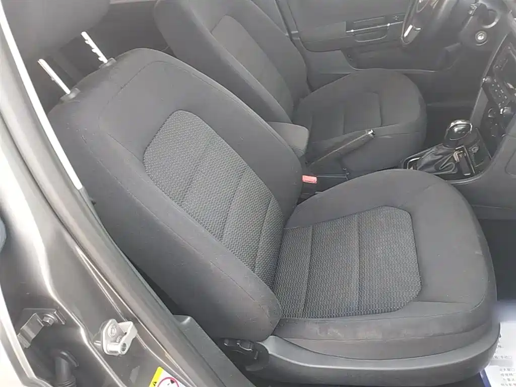 Volkswagen Bora 2014 1.6L Automatic Fashion Edition фото 25
