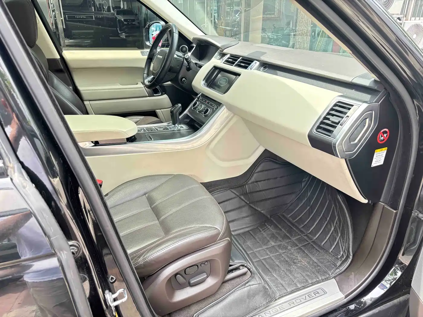 Land Rover Range Rover Sport 2014 3.0 SC V6 HSE DYNAMIC фото 6