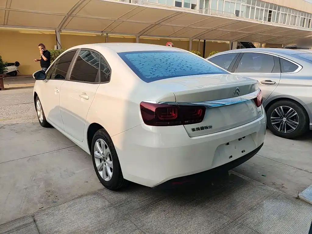 صورة 23 - Citroën C4 C-Quatre