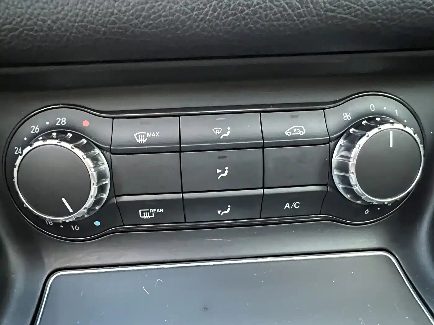 Mercedes-Benz CLA (Import) 2018 CLA 220 4MATIC фото 16
