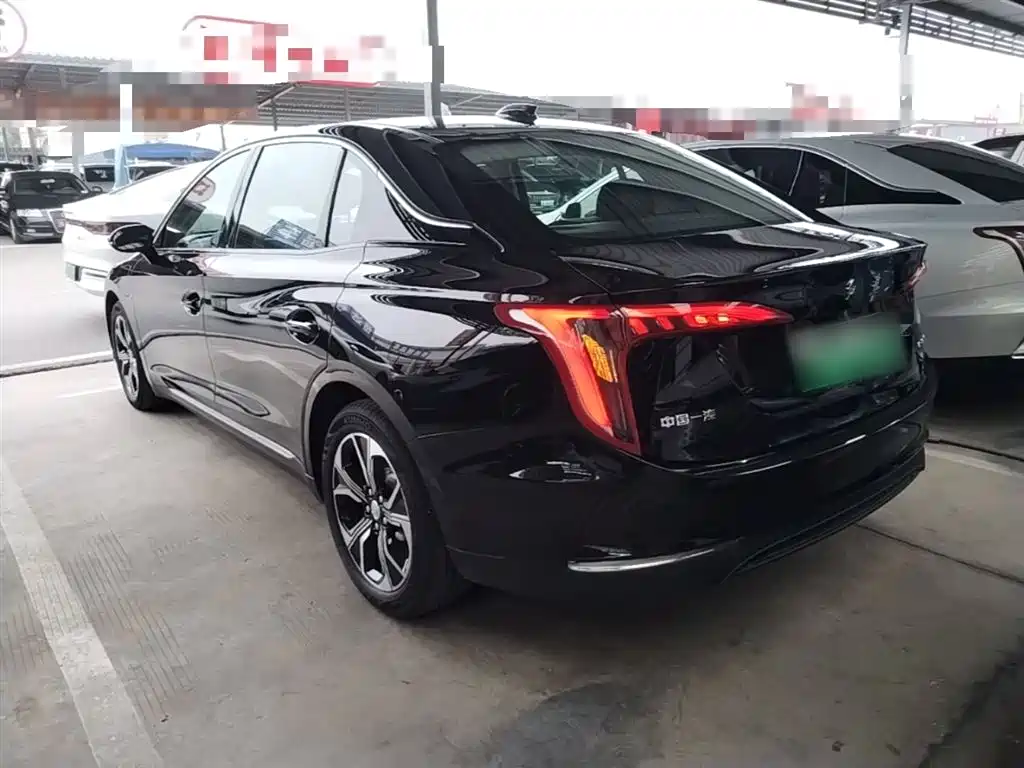 Hongqi E-QM5 2023 Facelift Basic Travel Edition фото 5