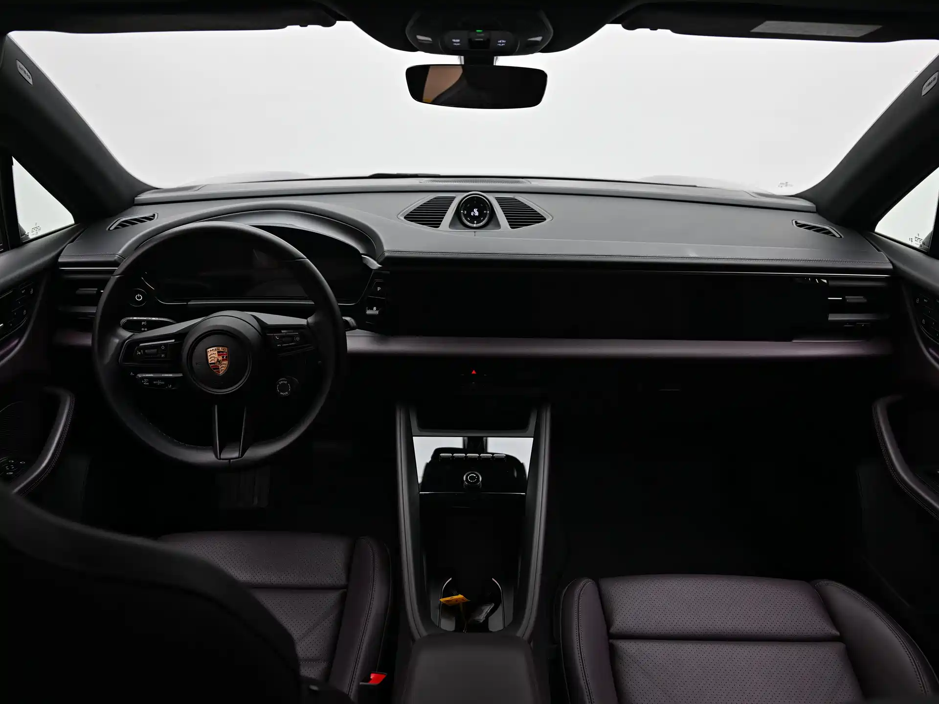 Фото 10 - Porsche Macan EV
