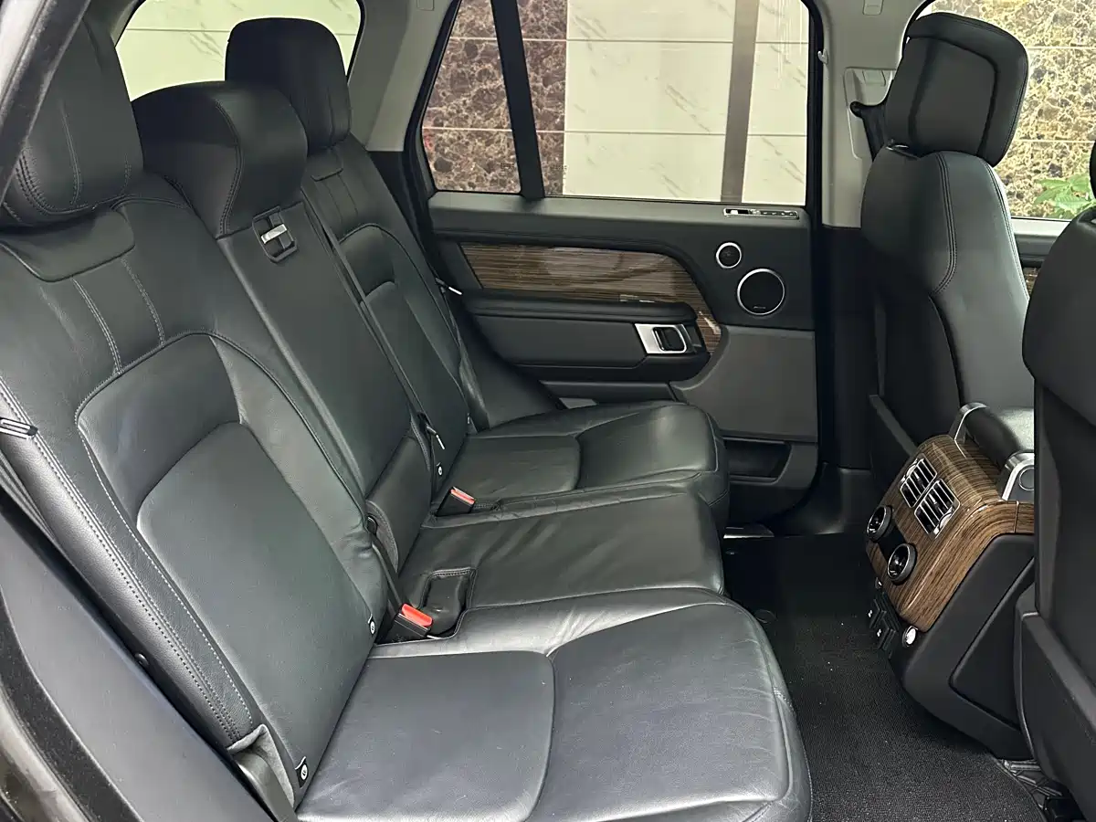 Land Rover Range Rover 2019 3.0 SC V6 Golden Age Edition фото 8
