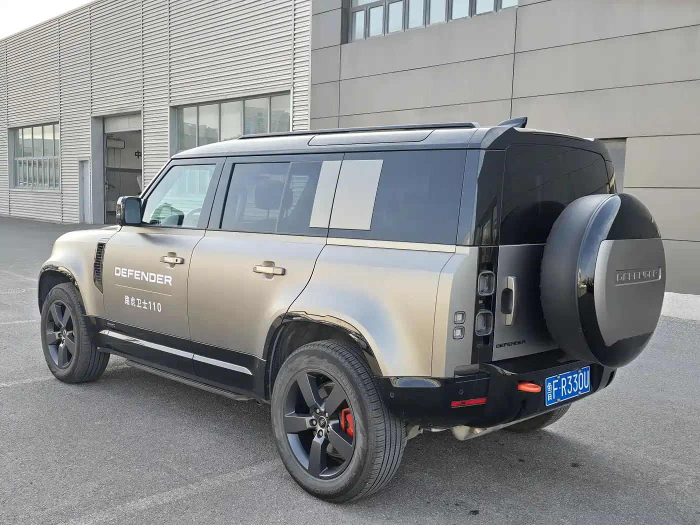 Land Rover Defender 2025 110 3.0T P400 X фото 4