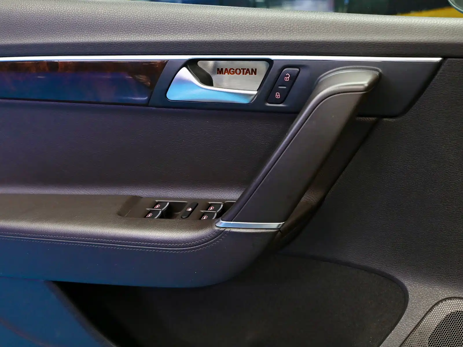 صورة 17 - Volkswagen Magotan (Import)