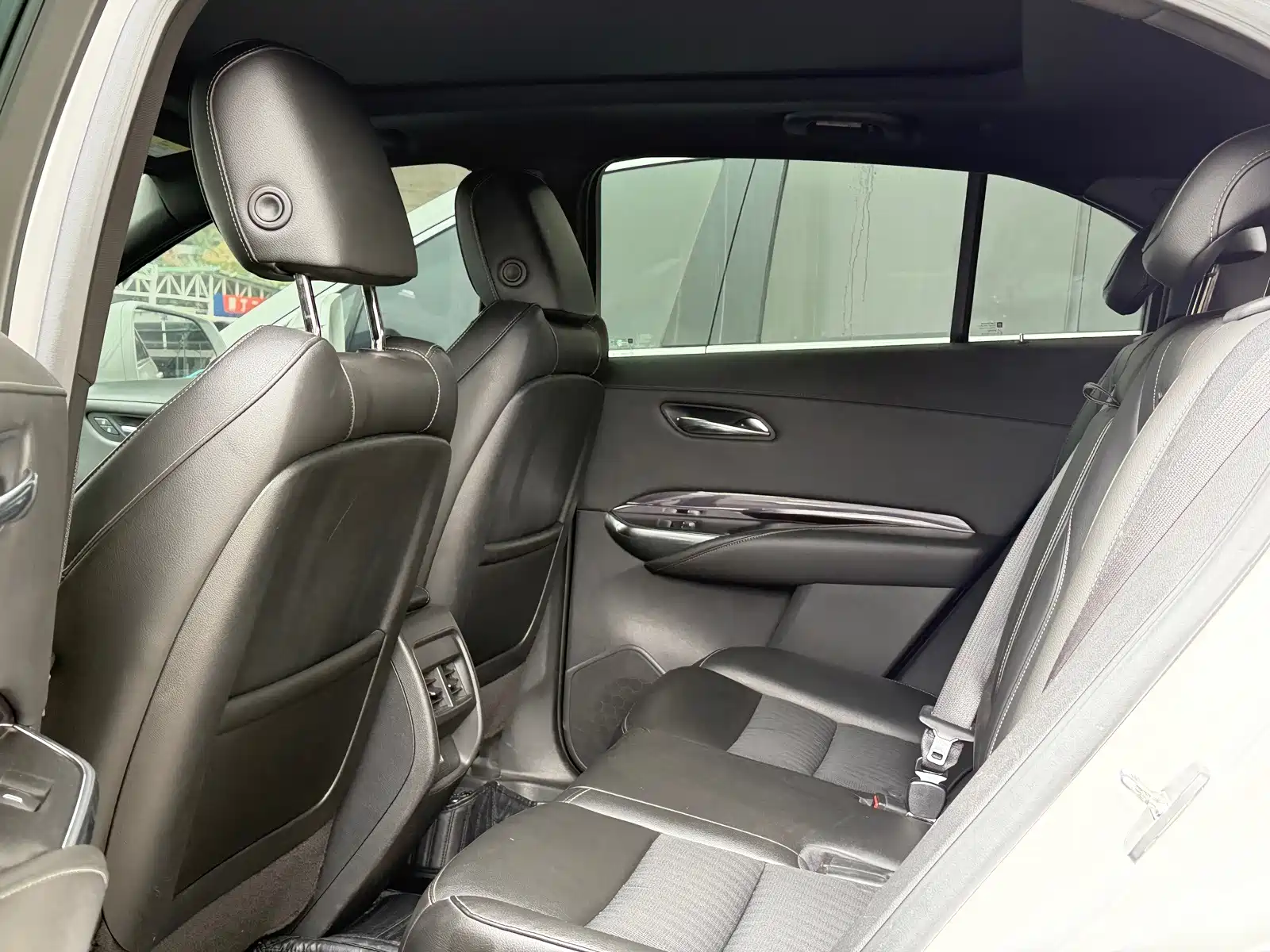 Photo 14 - Cadillac XT4