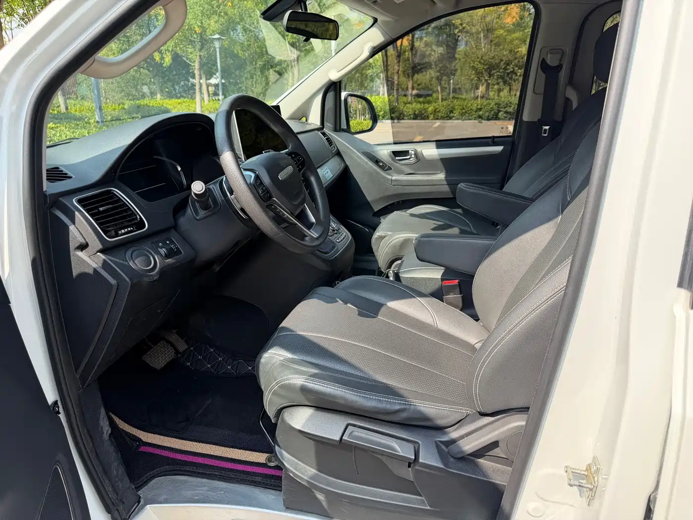 Maxus G20 2023 2023 ES 2.0T Gasoline Automatic Premium Edition