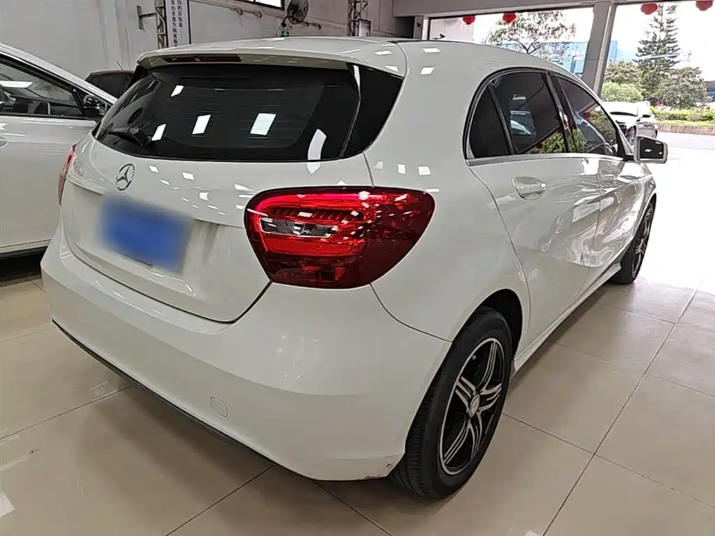 Mercedes-Benz A-Class (Import) 2015 A 180 Standard фото 7