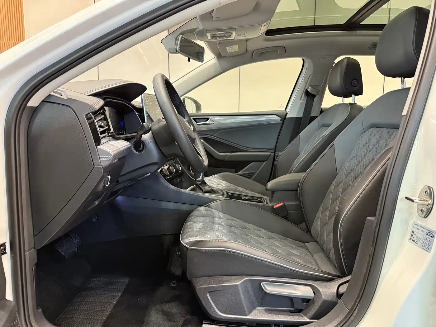 Volkswagen Sagitar 2024 300TSI DSG Surpass Edition фото 5