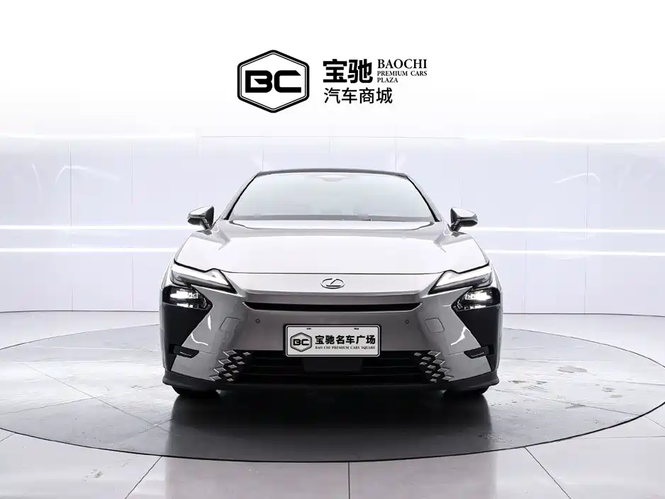 Lexus ES 2026 2025 Model 300h Base Version