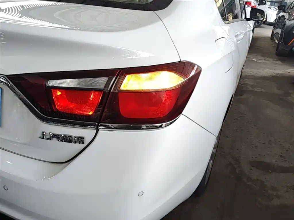 Chevrolet Cruze 2016 1.5L Automatic Luxury Edition фото 8