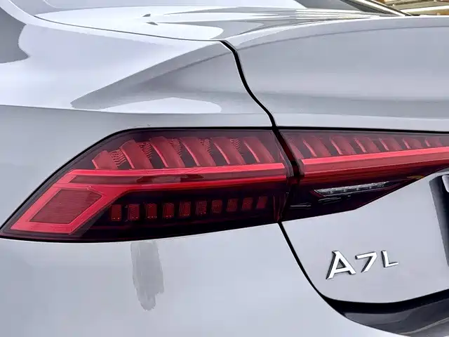 Фото 14 - Audi A7L
