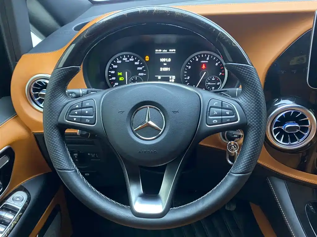 Mercedes-Benz Vito 2023 2.0T Business 7-Seater фото 15