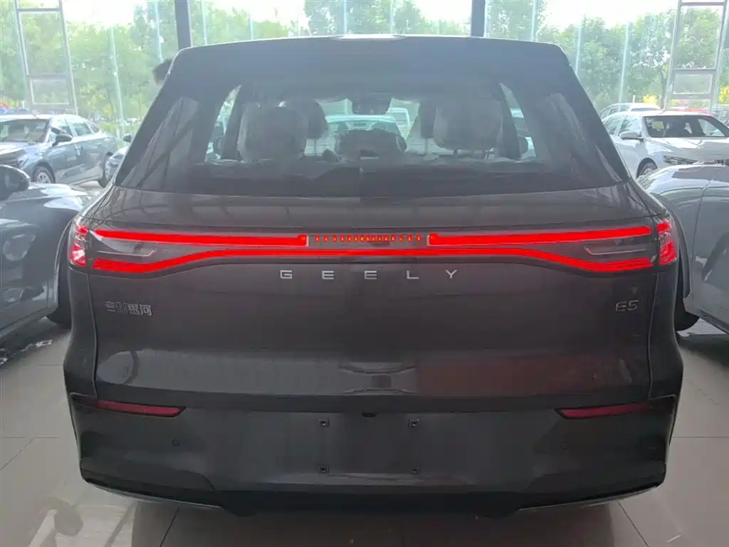 Geely Galaxy Galaxy E5 2026 530km Voyager Edition фото 6