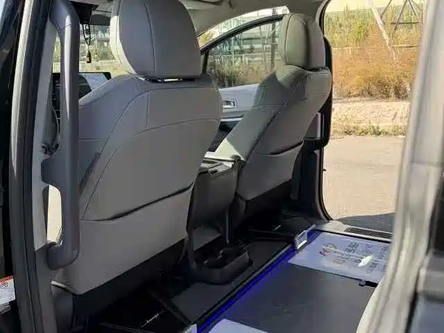 Toyota Granvia 2023 2.5L Hybrid Prestige PLUS Edition фото 11