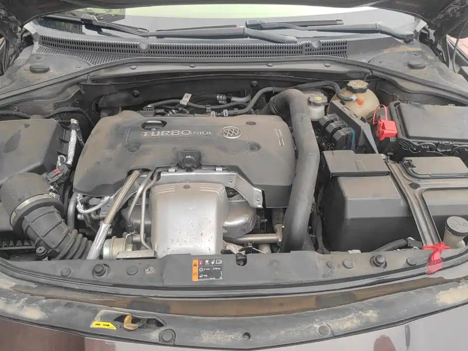 Photo 10 - Buick LaCrosse