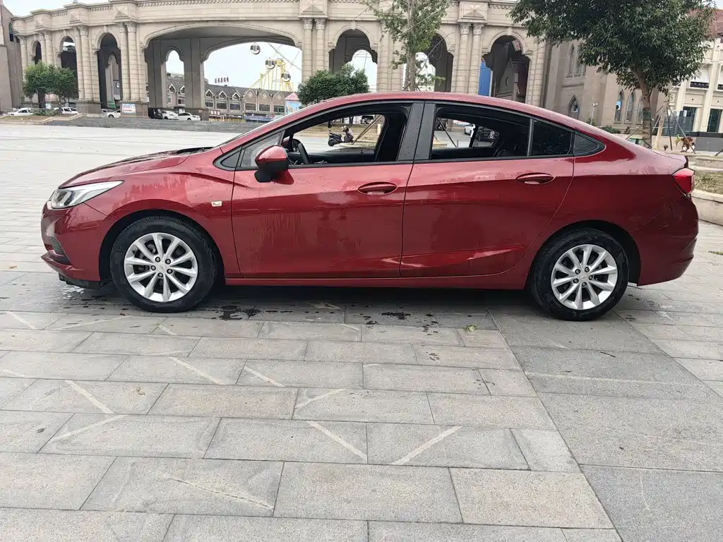 Chevrolet Cruze 2018 2018 320 Automatic Pioneer Sunroof Edition