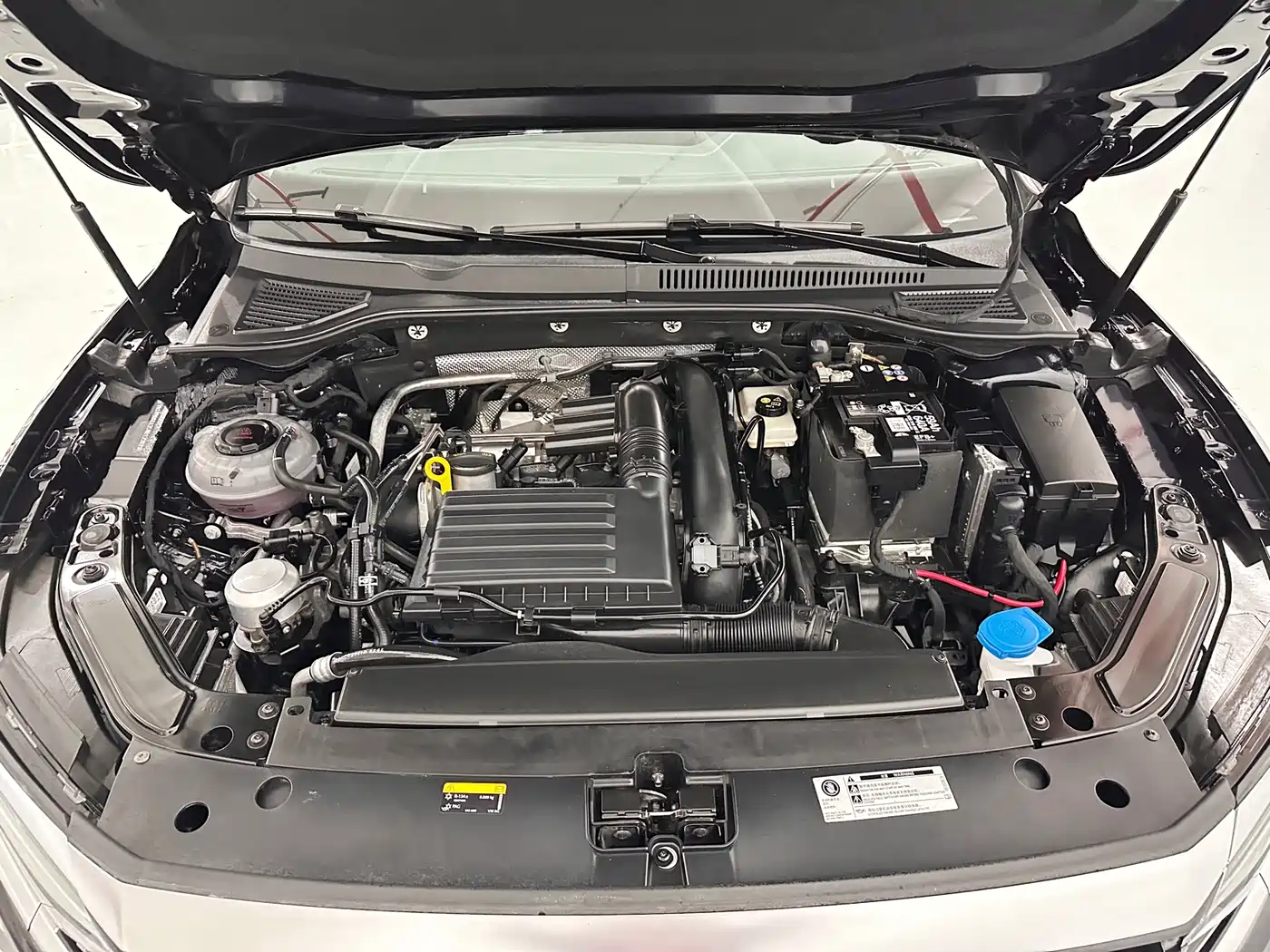 Volkswagen Passat 2024 280TSI Business Edition фото 10
