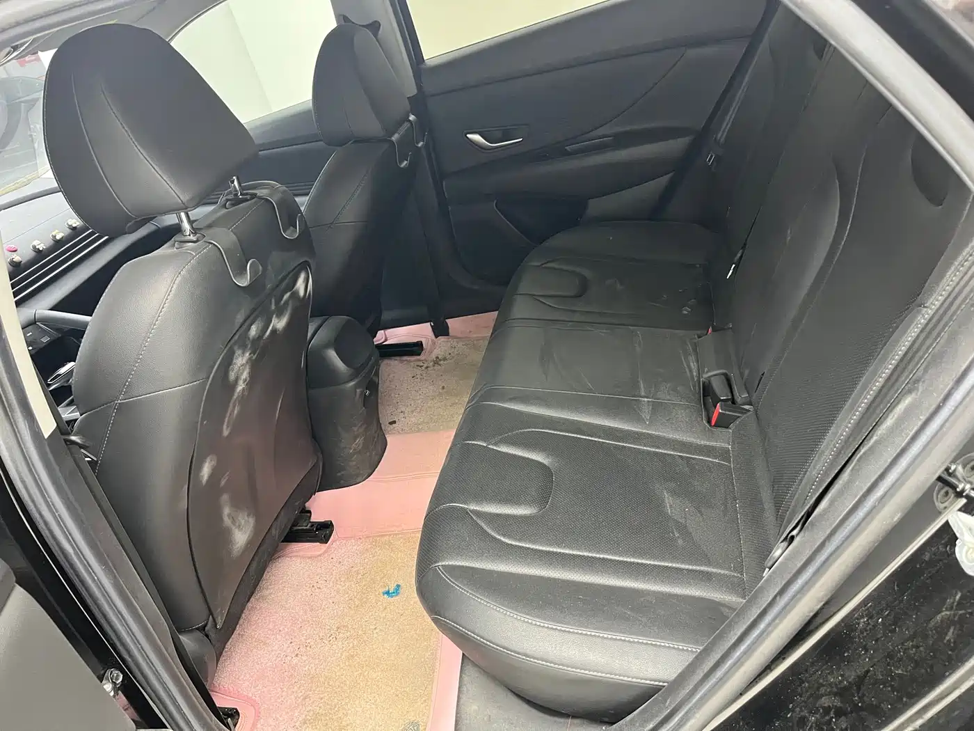 Hyundai Elantra 2022 1.5L CVT LUX Premium Edition фото 10