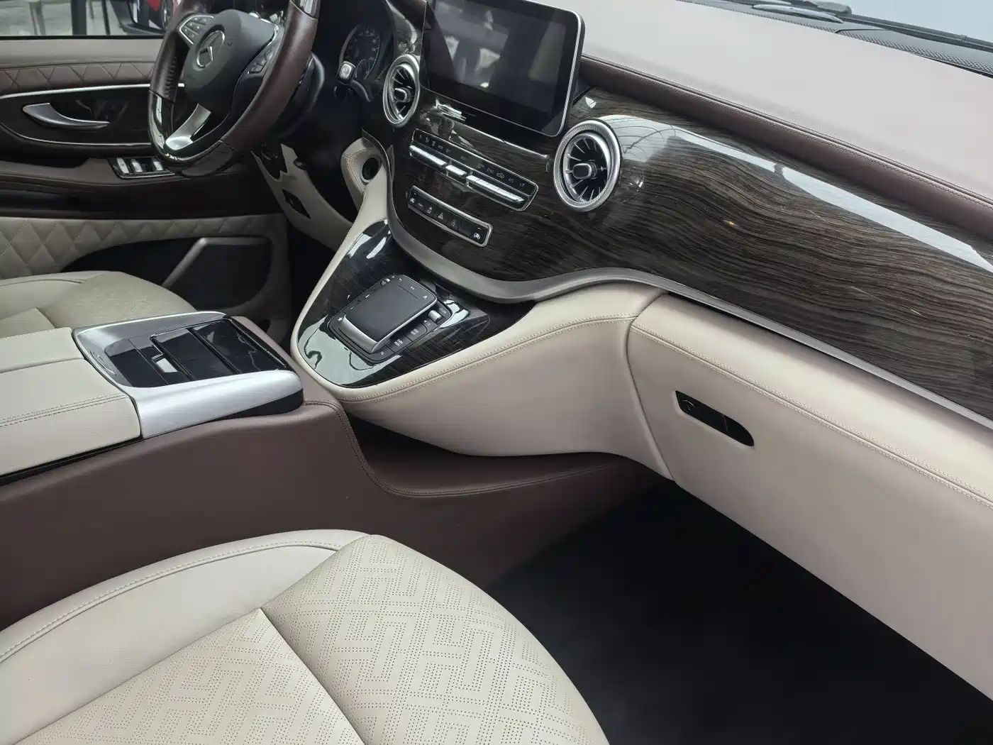 Mercedes-Benz Vito 2020 2.0T Business Edition (7-seater) фото 7