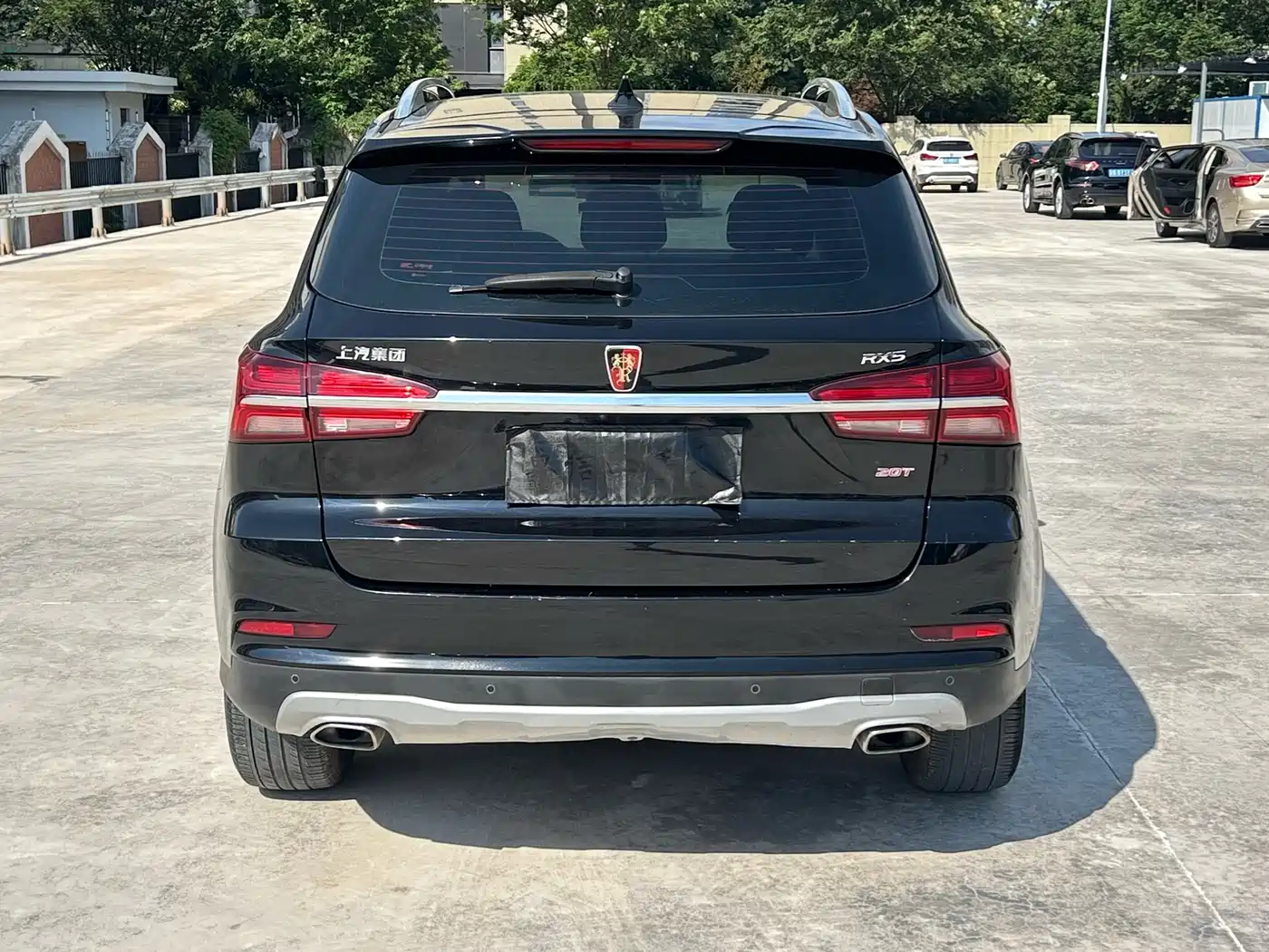 Фото 18 - Roewe RX5