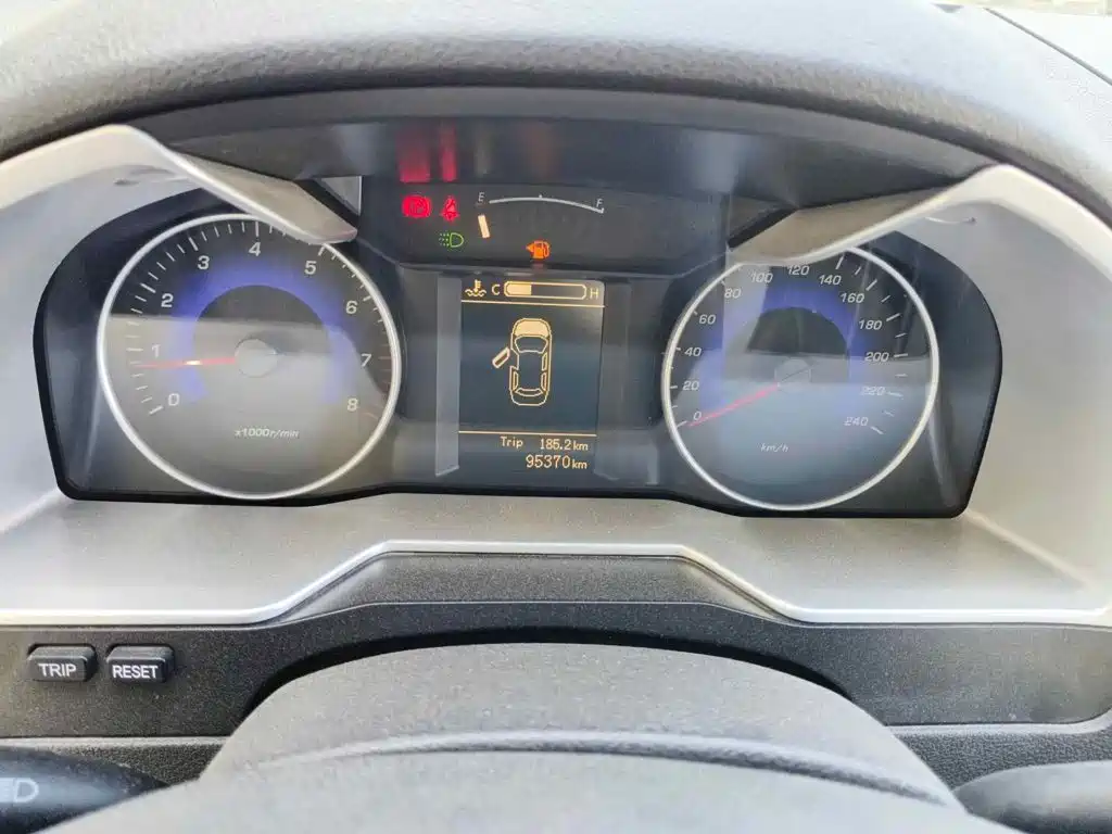 Фото 4 - Geely Emgrand