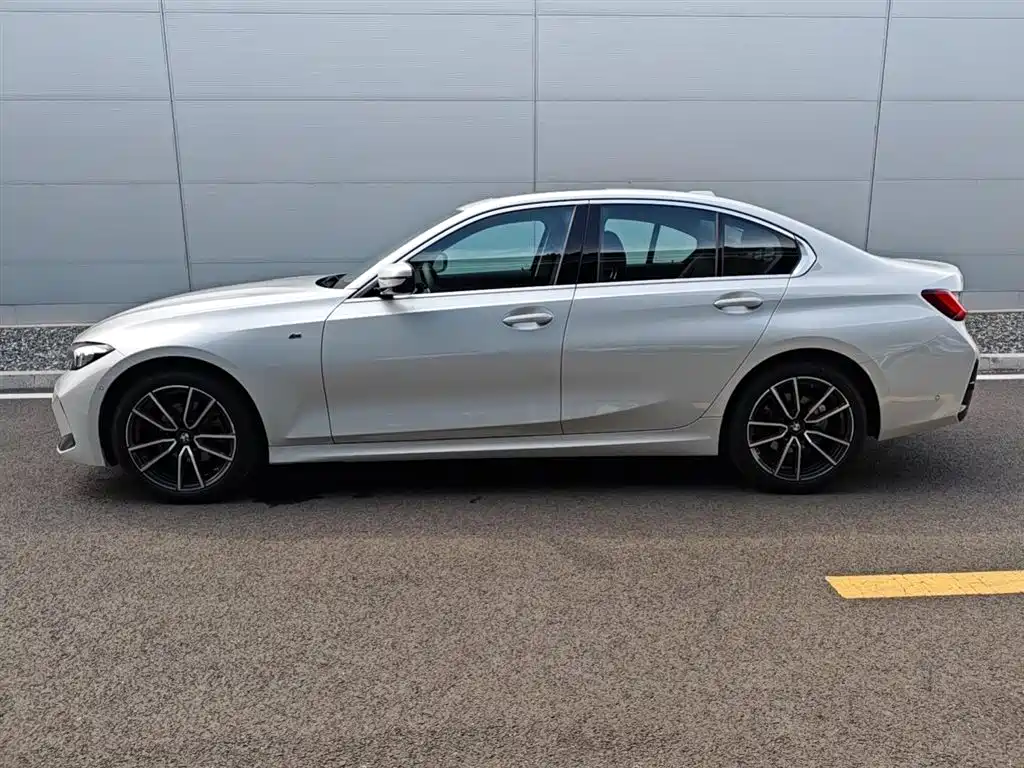 BMW 3 Series 2025 325i M Sport Package фото 5