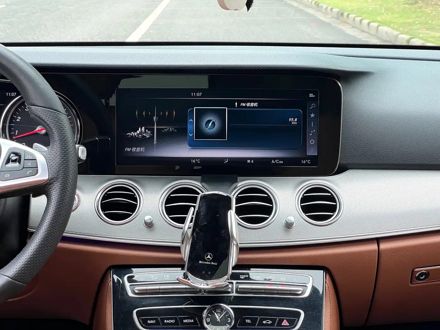 Mercedes-Benz E-Class 2017 E 200 Sport фото 11