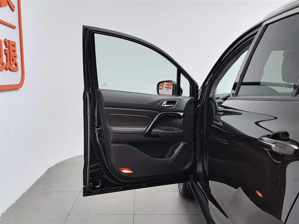 GAC Trumpchi Trumpchi GS4 2015 200T G-DCT Premium Edition фото 8