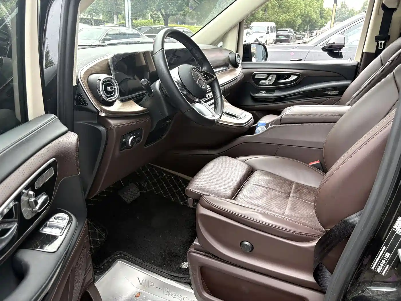 Mercedes-Benz V-Class 2025 2024 V 300 Pilot Edition