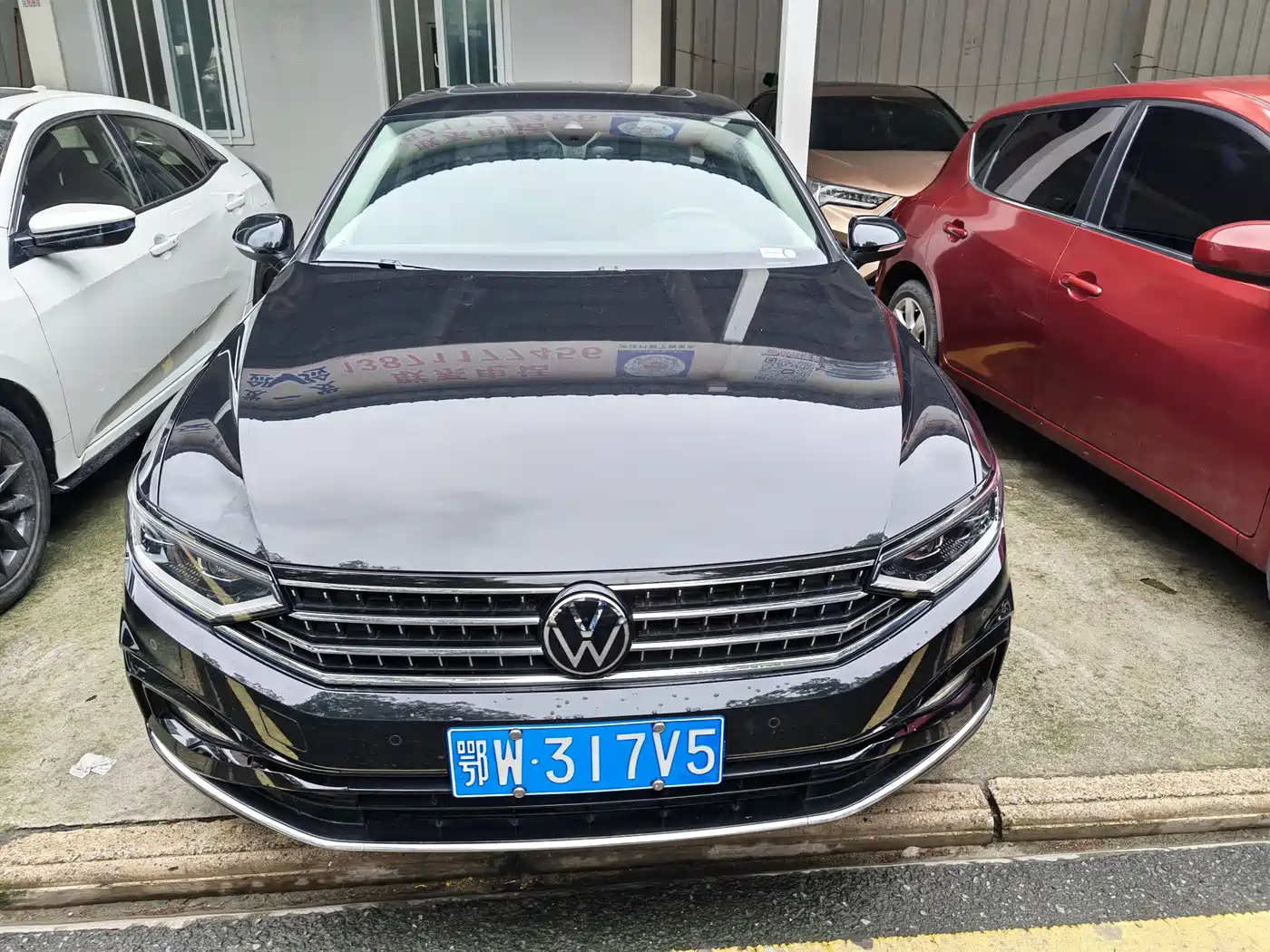 Volkswagen Magotan 2023 Model 2 Million Commemorative Edition 330TSI DSG Luxury фото 2