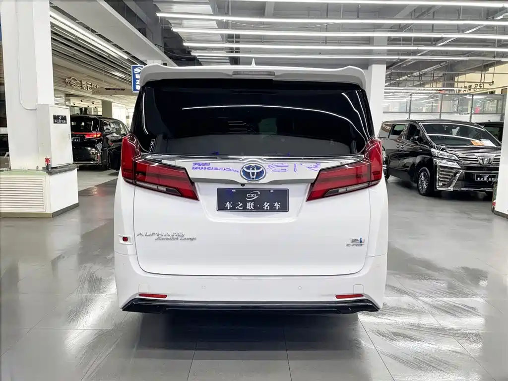 Toyota Alphard 2021 Hybrid 2.5L Premium фото 5