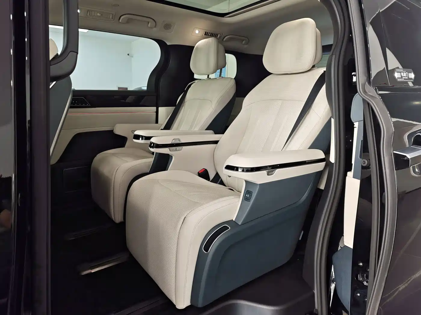 BYD Xia 2025 2026 DM-i 1.5T 218km LiDAR Edition
