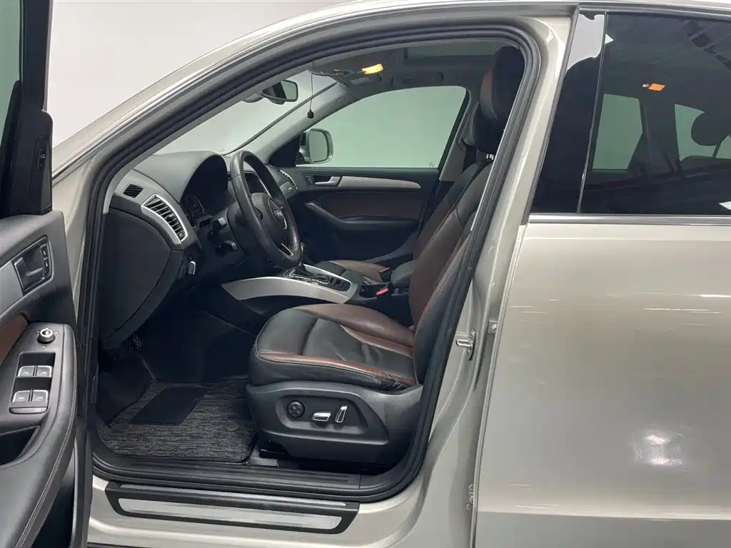 Audi Q5 2017 Plus 40 TFSI Technology фото 12