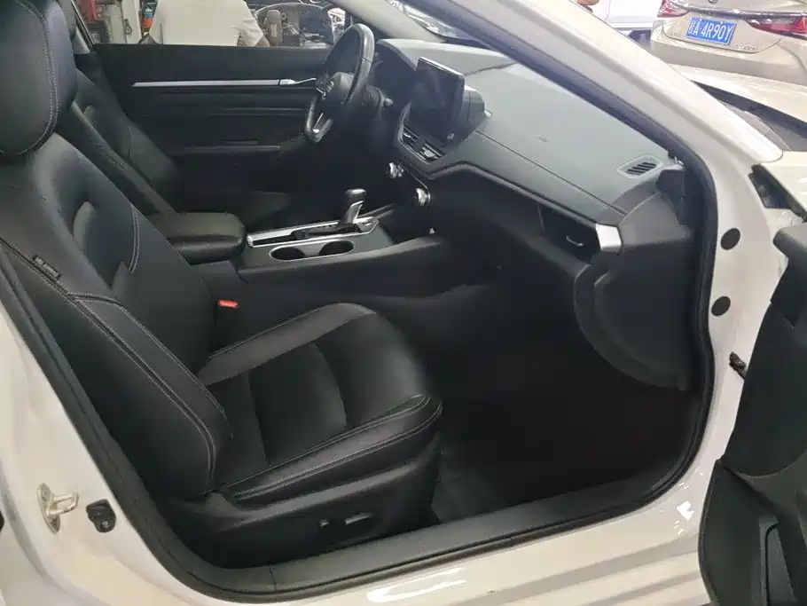 Фото 8 - Nissan Teana