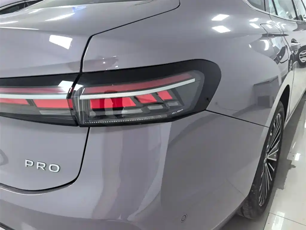 Volkswagen Passat 2025 Pro 380TSI Dragon Prestige Edition фото 8