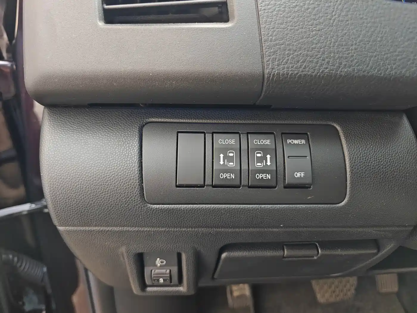 Mazda 8 2015 2015 2.5L Navigator Edition