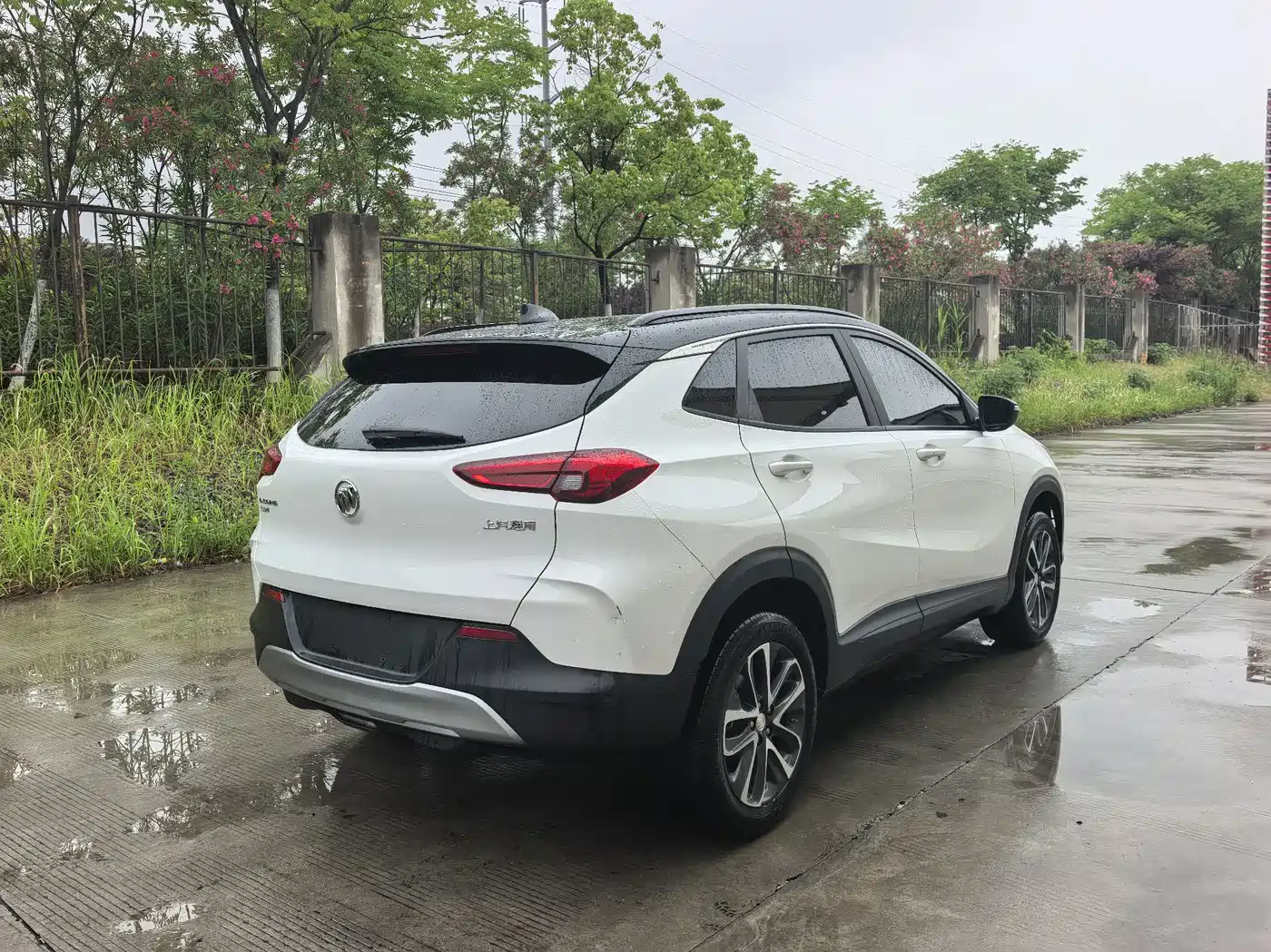 BUICK ANGKOLA