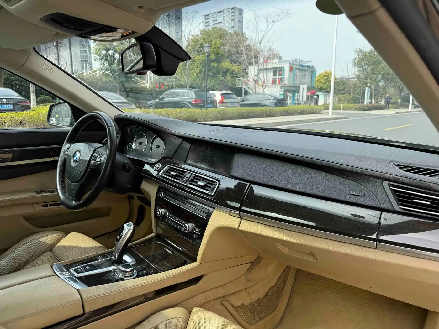 BMW 7 Series 2009 740Li Luxury фото 16