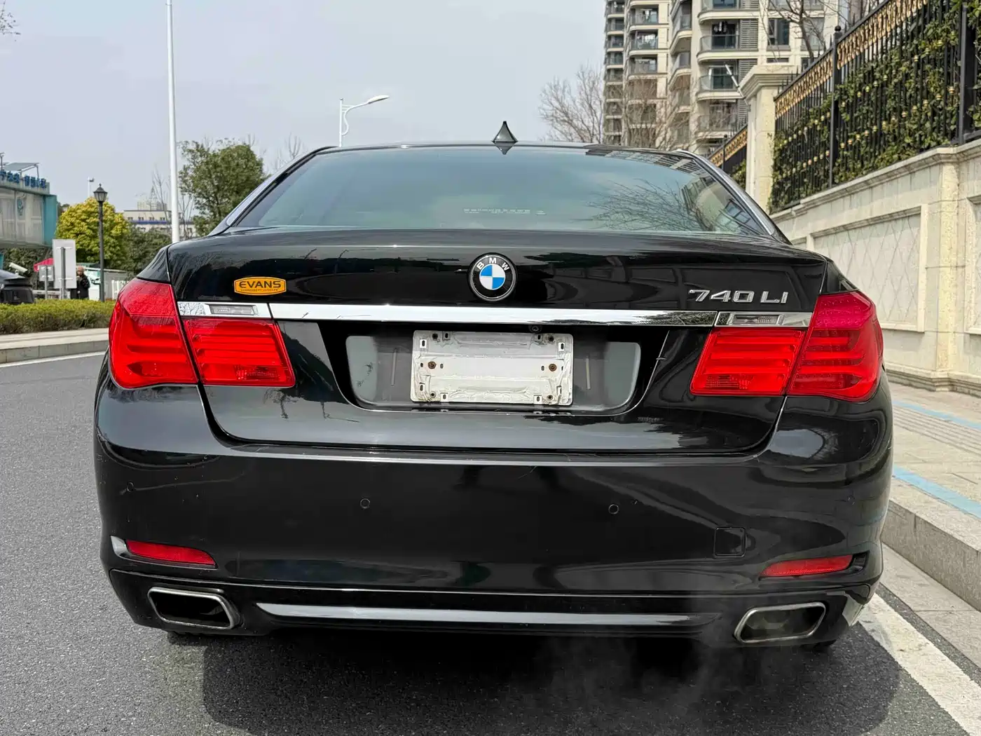 BMW 7 Series 2009 740Li Luxury фото 4