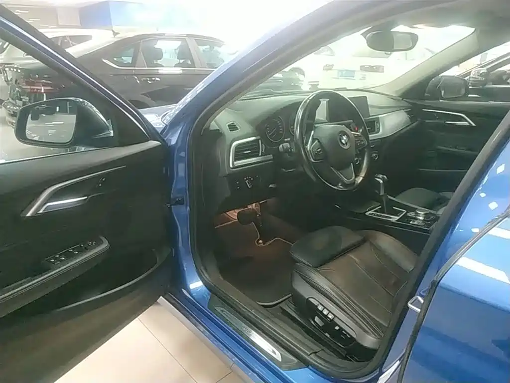 BMW 1 Series 2017 125i Sport фото 16