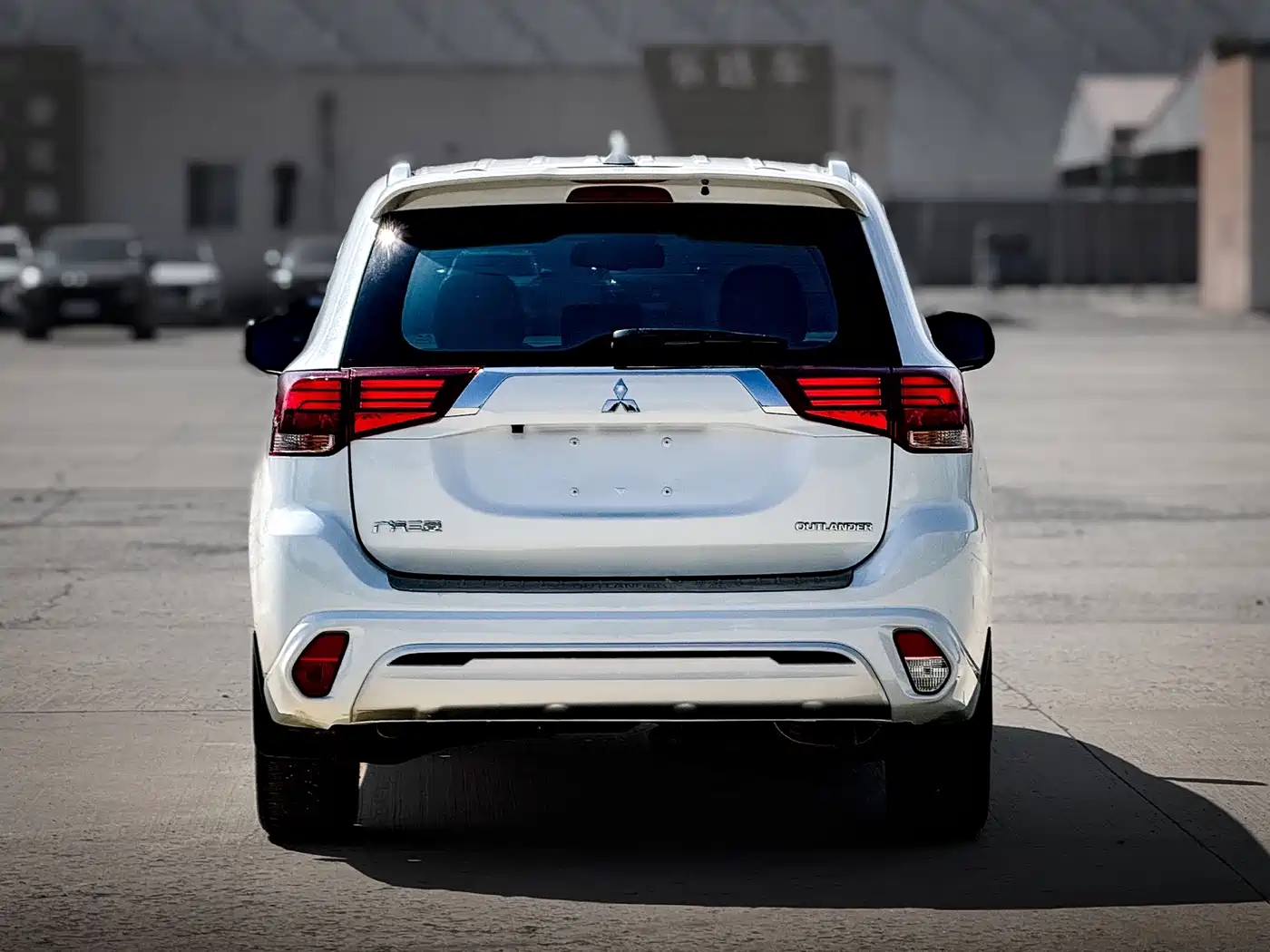 MITSUBISHI OUTLANDER