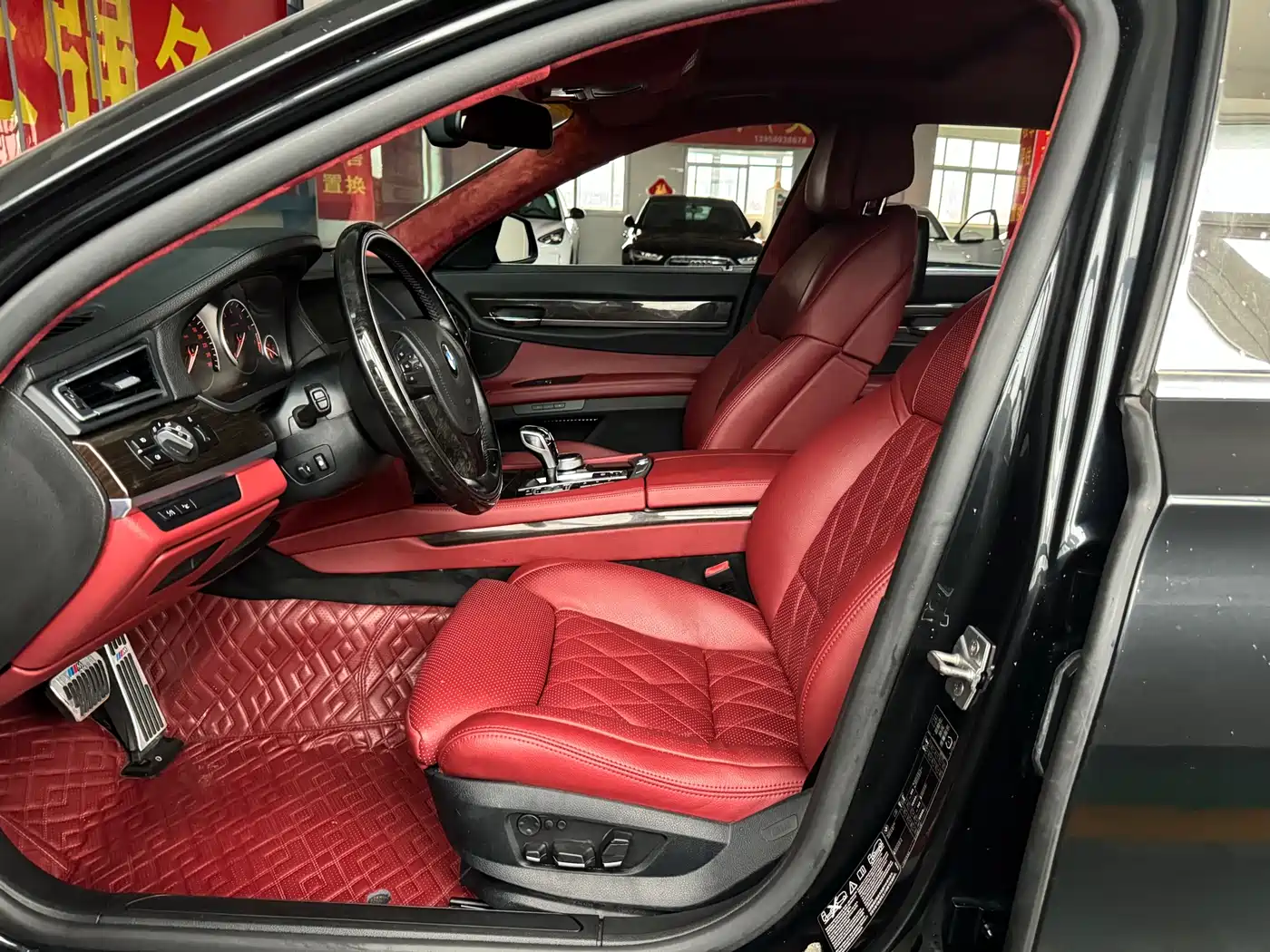 BMW 7 Series 2011 750Li xDrive фото 5