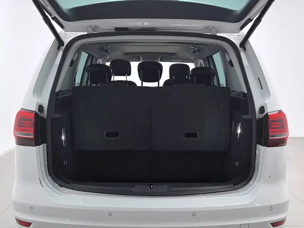 Фото 16 - Volkswagen Sharan