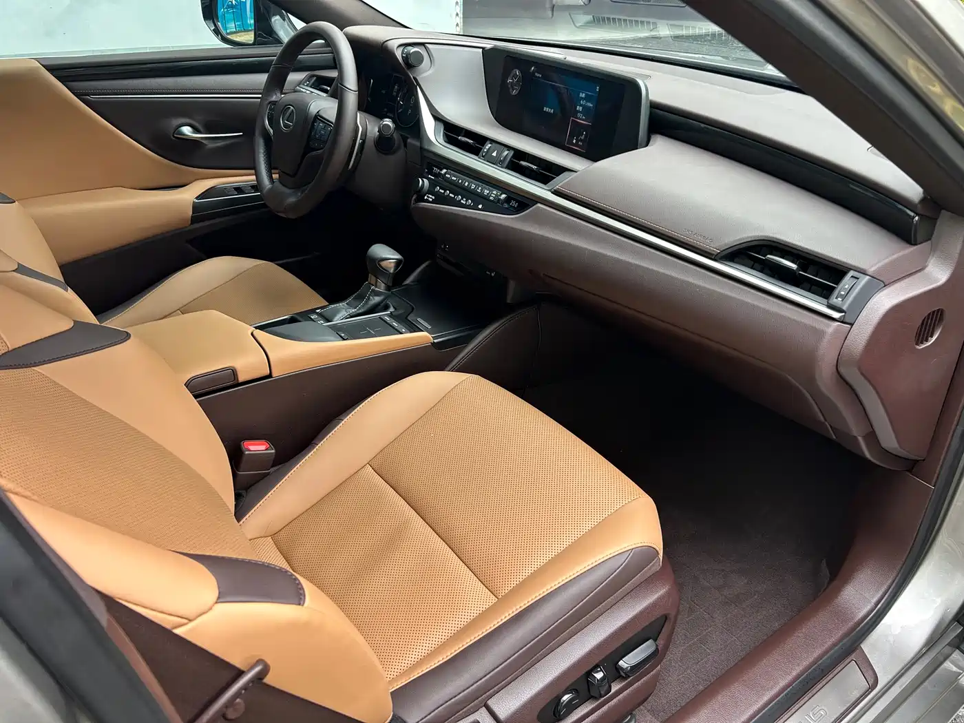 Lexus ES 2018 300h Excellence Edition China V фото 12