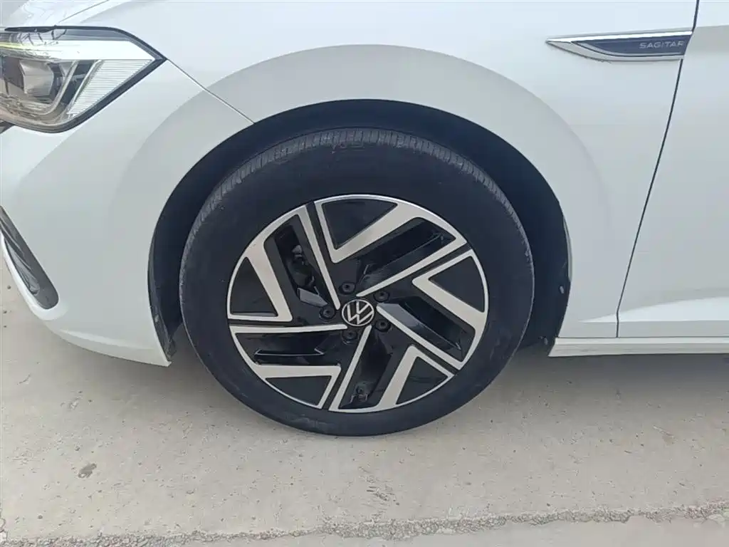 Volkswagen Sagitar 2023 300TSI DSG Surpassing Edition фото 23