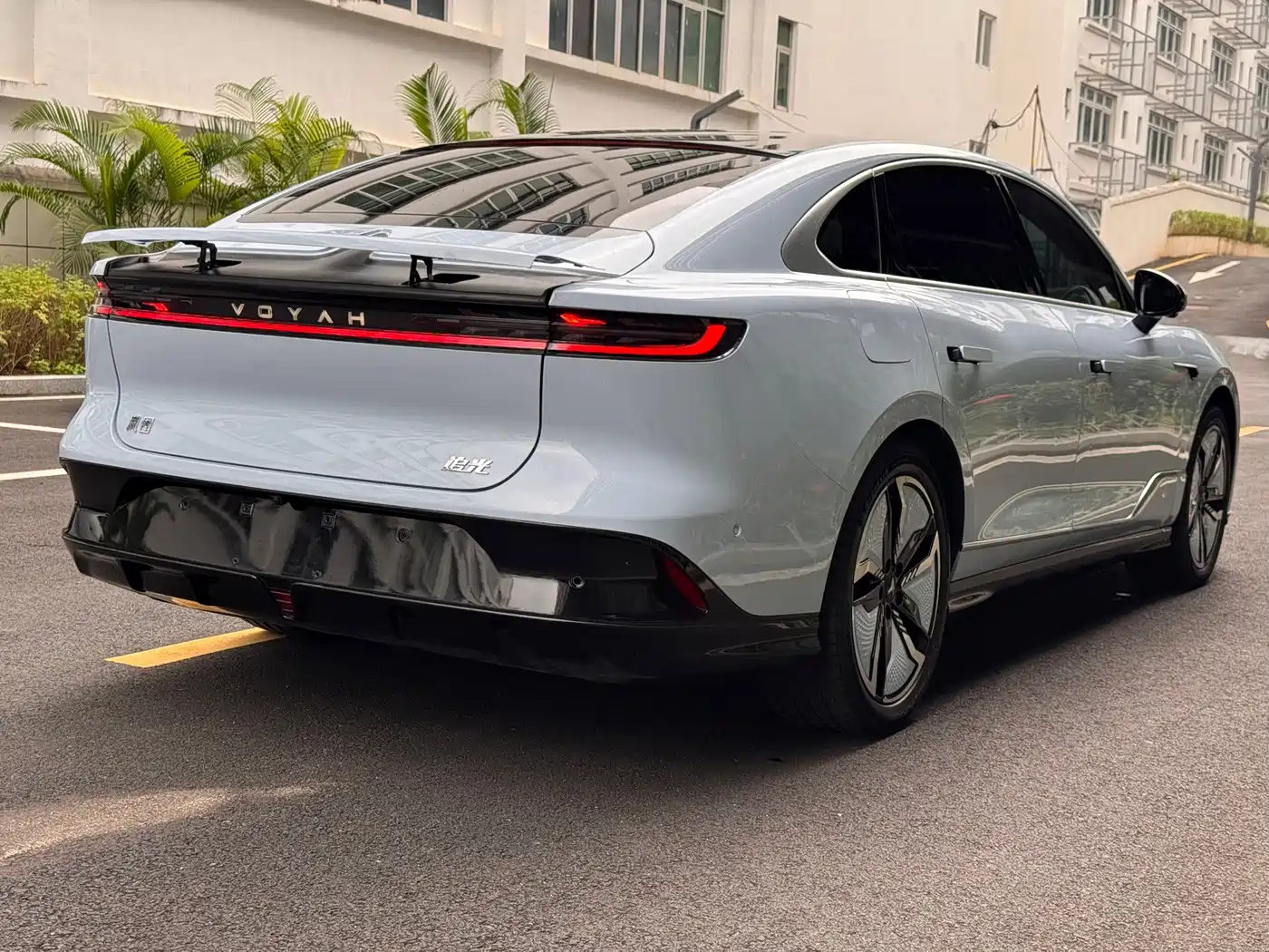 Voyah Passion 2023 2023 4WD Flagship Edition