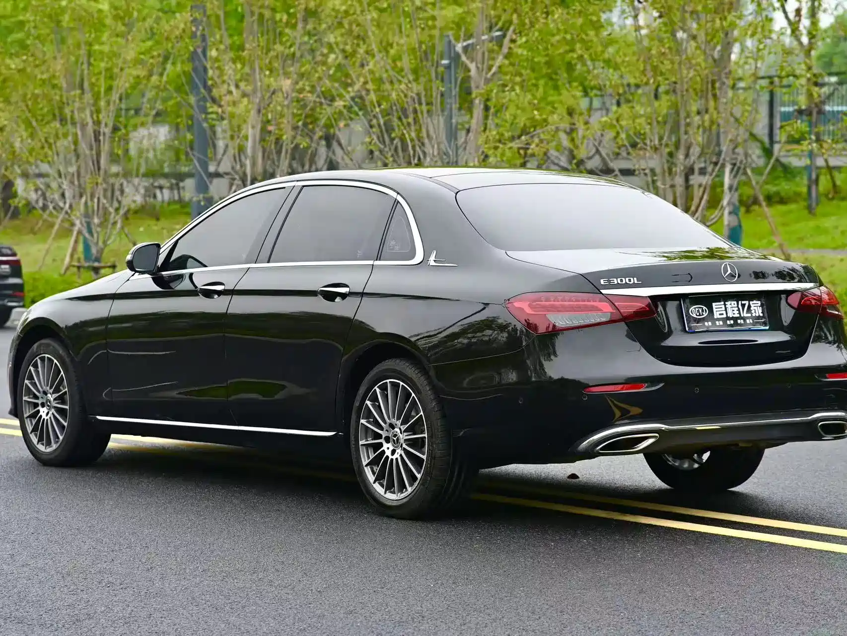 Фото 14 - Mercedes-Benz E-Class