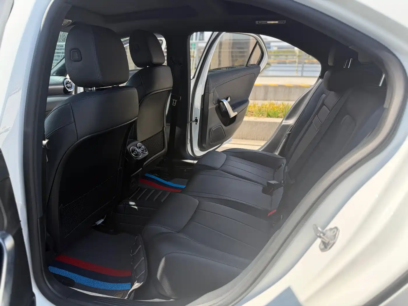 Mercedes-Benz A-Class 2022 A 200 L Sport Sedan Dynamic фото 7